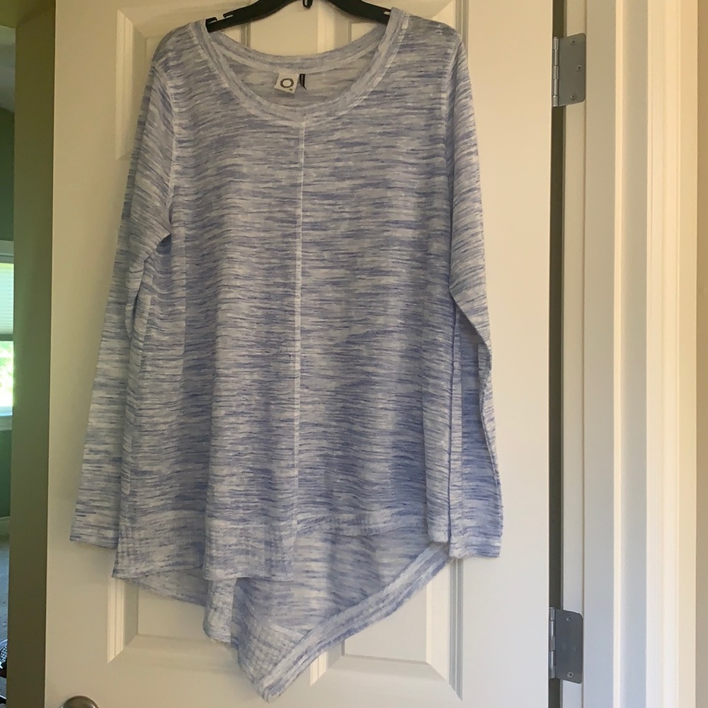 Lightweight sweater